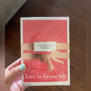 Victoria’s Secret- Love is heavenly 1.7oz parfum